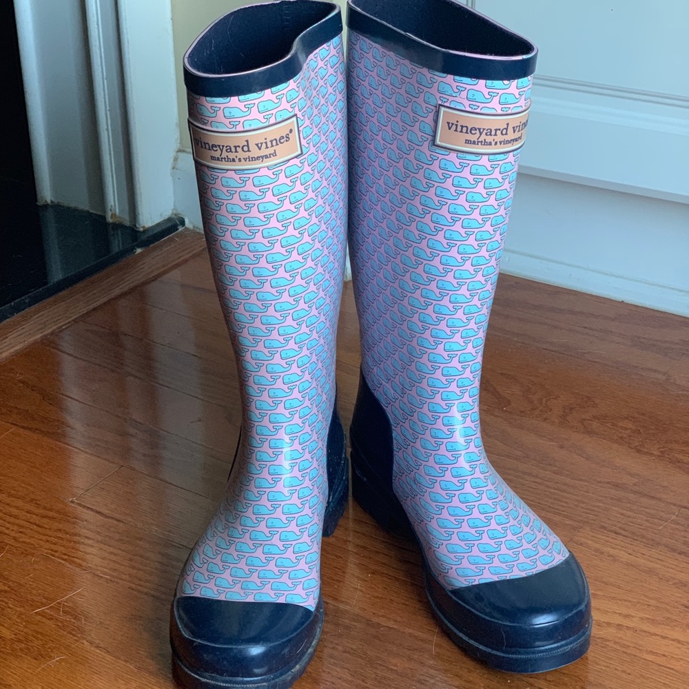 Vineyard Vines whale rain boots